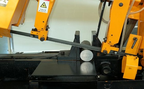 吉水数控带锯床自动送料精度会出现偏差吗？